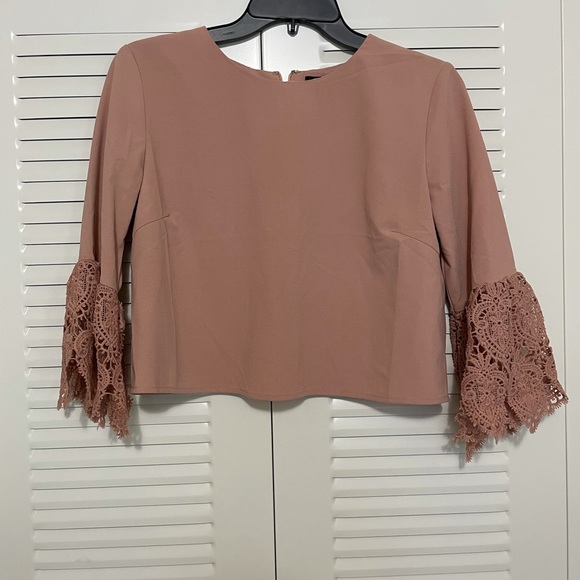 Crop top blouse with bell sleeves - Picture 2 of 5